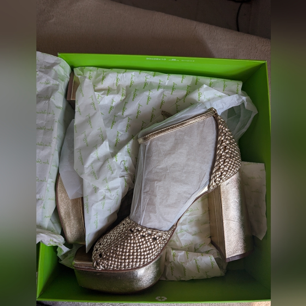  Sam Edelman Nattie platform sandals in metallic gold woven leather. 
